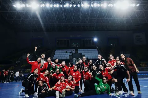 كرة يد.. الأهلي يفوز على الزمالك ويتسلم درع دوري السيدات